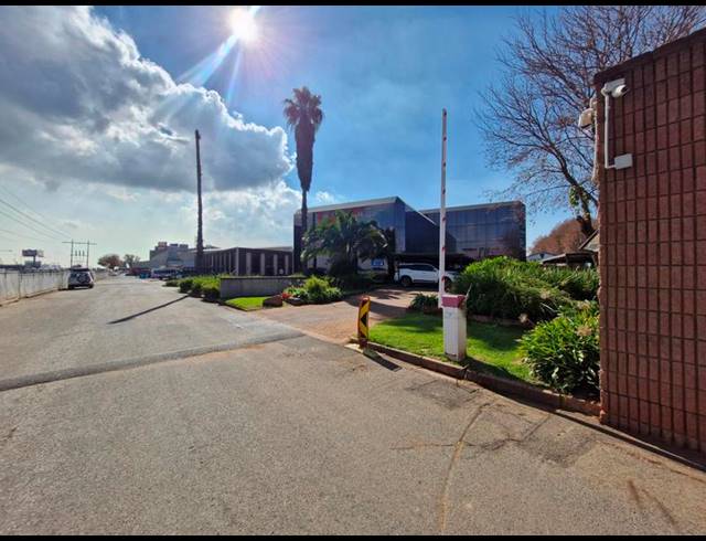 INDUSTRIAL PROPERTY TO RENT IN ISANDO